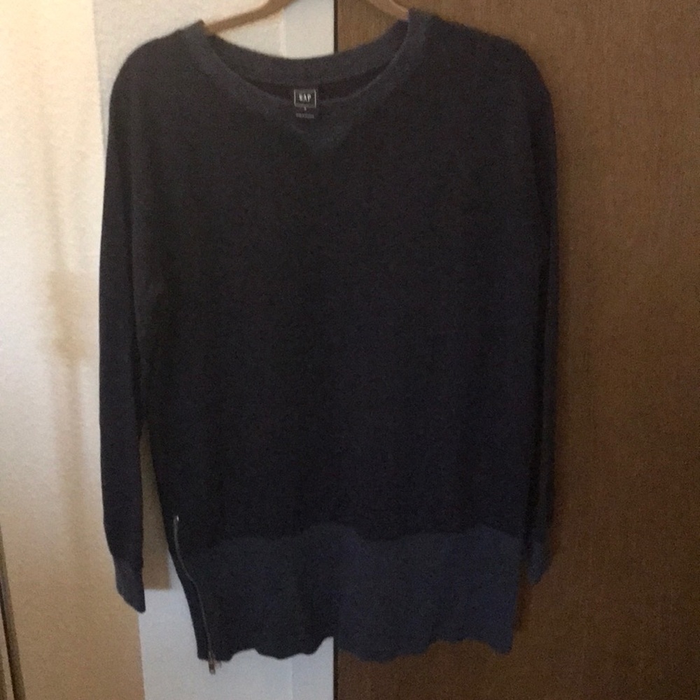 Blue sweatshirt with side zipper